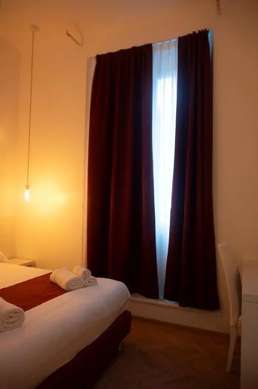 Bed & Breakfast B&B Emma Rho Italy
